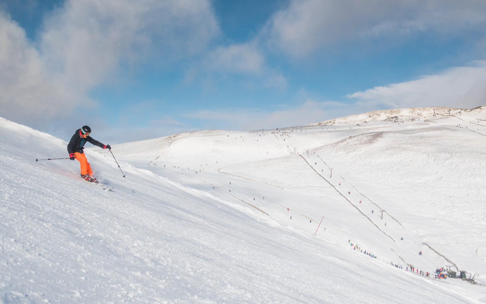 Skiing Tour