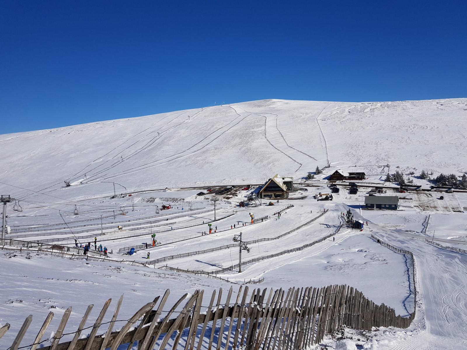 Skiing Tour