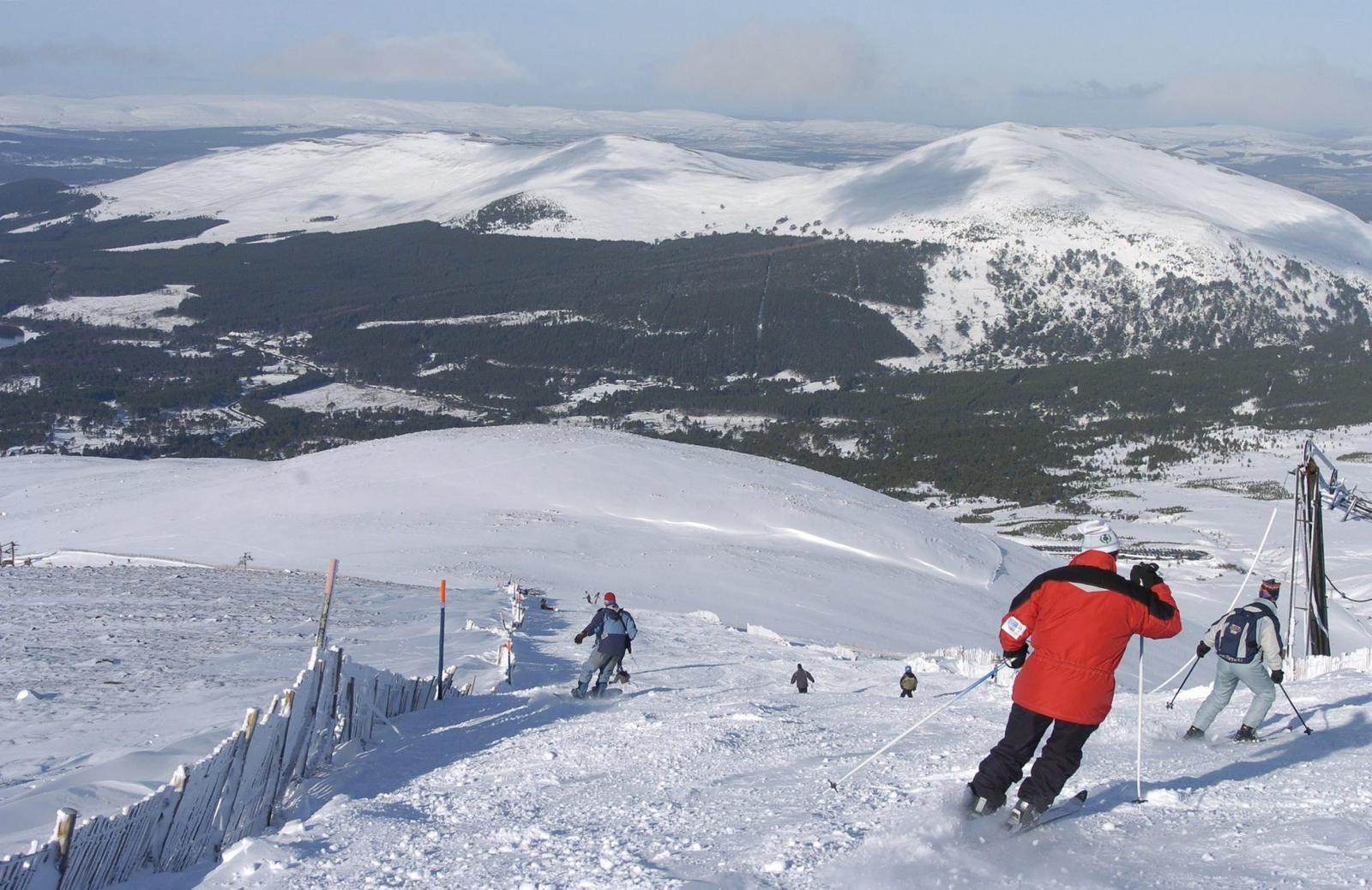 Skiing Tour